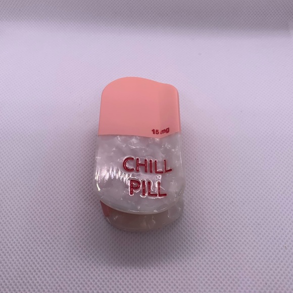 BRAND NEW ADORABLE/FUN PILL W/ CHILL PILL WOMEN'S HAIR ACCESSORIES CLAW CLIP - Picture 6 of 9